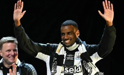 伊萨克发文告别纽卡斯尔，直言永远心怀感激！经纪人反唇相讥