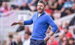 卡里克坚持自我+耐心传控，会是解决曼联问题的帮手么