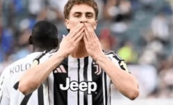 横空出世！拜仁青训妖童意甲爆发，12球7助攻引英超三豪门哄抢