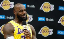 这么突然？詹姆斯更新社媒 明日零点发布重要决定