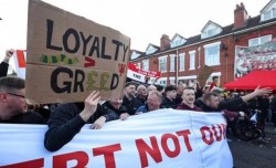 曼晚：在引进塞斯科后，曼联球迷团体取消对拉特克利夫的抗议计划