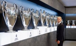 底蕴这一块！为震慑对手，皇马在进伯纳乌通道中展示15座欧冠奖杯