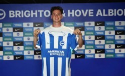 官方：布莱顿签下24岁布鲁日左后卫德屈佩，转会费据悉2000万欧