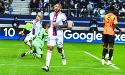 拜仁与巴黎欧冠强强对话：罗贝里、小猪出镜，伊布、小罗再度回归赛场