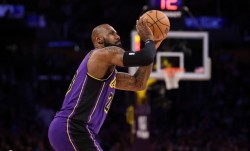 Shams：因伤病詹姆斯已有一个多月没怎么碰篮球