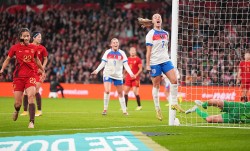 体坛联播｜中国女足0比8不敌英格兰，曼城拜仁补时绝杀