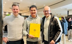 他曾在德甲留洋多年踢主力，现在退役后成中超名帅，已得到认可